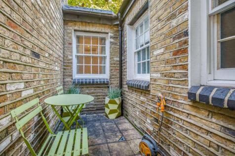 3 bed, 2 bath Detached in manchester - Photo 7