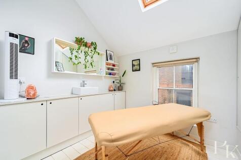 3 Queens Place, BN1 (11).jpg