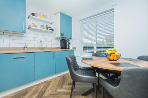 Kitchen/Breakfast...