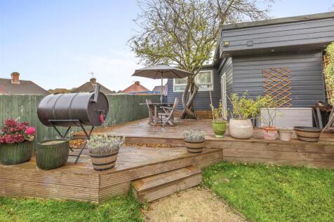 199 Totteridge Rd, HP13 7LE-17.jpg