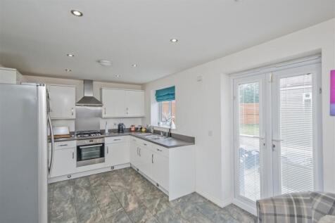 Fitted Breakfast Kitchen: