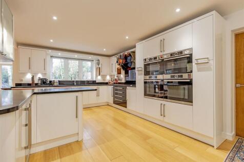 Breakfasting Kitchen