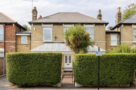 Hampton Road, E7