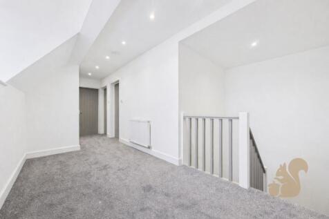 8 Kingsland - Landing .jpg