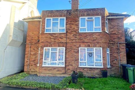 32c St James Rd - Front.jpg