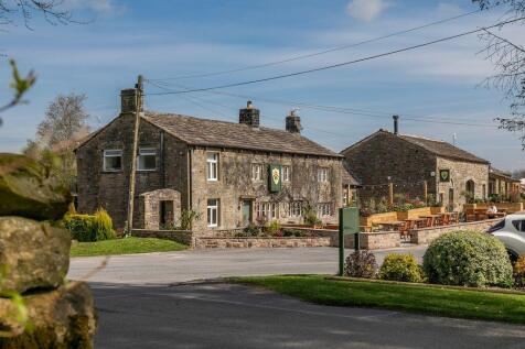 Exterior view of Crowtrees Inn pub at Bowland Fell