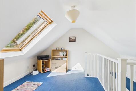 ATTIC ROOM/ DRESSING AREA