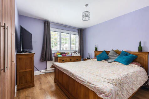 7 The Brambles (2...