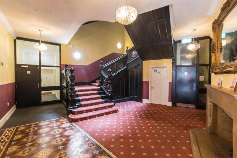 COMMUNAL ENTRANCE