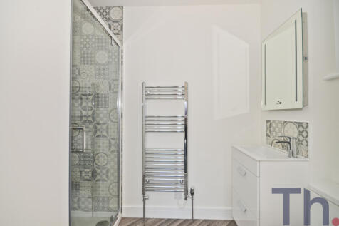 En-suite Shower Room.JPG