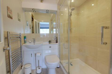 ENSUITE-BEDROOM FIVE