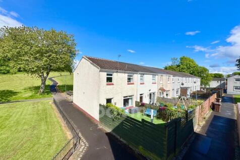 Sempill Avenue, Erskine rear garden pic