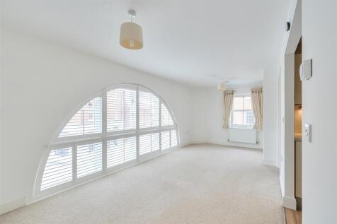 Sitting/Dining Room
