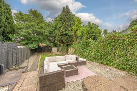 REAR GARDEN 1
