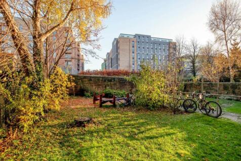 61135_CaledonianCres