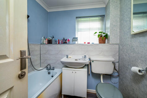 64 Humber Way (3)