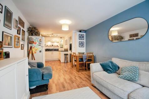 Lounge/Kitchen