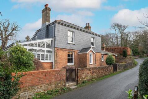 Welcome to 43 Clatterford Shute