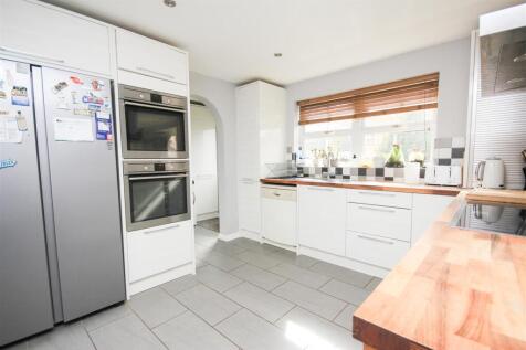 kitchen 2.JPG