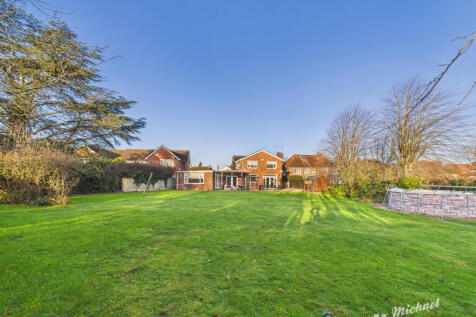 CAM03218G0-PR0847-STILL011