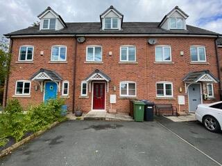 4 Bedroom House in WA3 2DZ