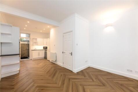 2 Bedroom Flat in SW15 2NG