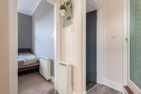 61135_CaledonianCres
