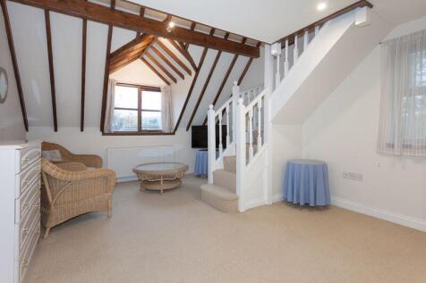 BEDROOM 1 / SITTING ROOM SUITE FRONT