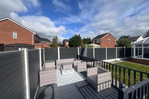 Garden/decked area