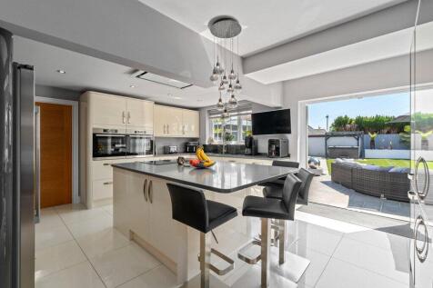 Kitchen/Breakfast Rm