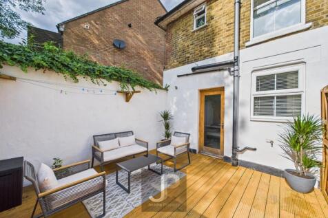 Rear Courtyard Garden