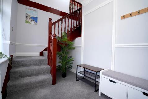 Squirrels Leap Entrance