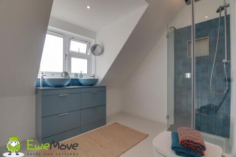 Master Bedroom at Station Road by Ben Brind EweMov