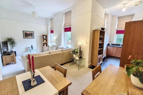 Lounge Dining Area