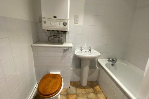 BATHROOM 1.2.jpg