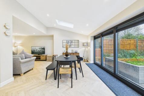 Open-Plan Living/Dining