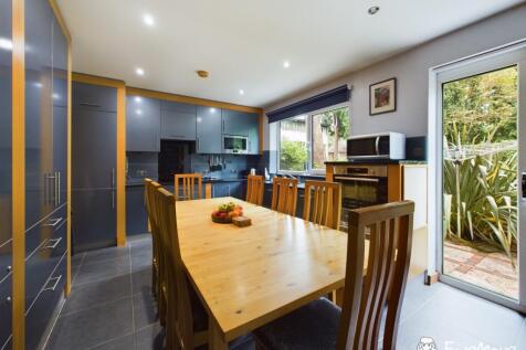 CAM02877G0-PR0053-STILL022