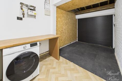 CAM01995G0-PR0387-STILL011