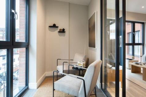 Enclave: Birmingham City - 1-, 2- & 3-bedroom apartments – No deposit option – Pet friendly – Prime location – Exclusive resident events – landscaped garden – Podcast studio’s – Further amenities comi