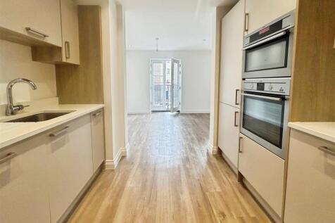 93da14c1--4811-AC08-3B2C3BAAA232-20746-00000F6D3E4