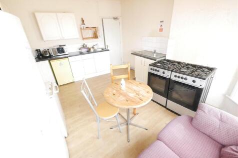 9 Bedroom House in BH1 3RG