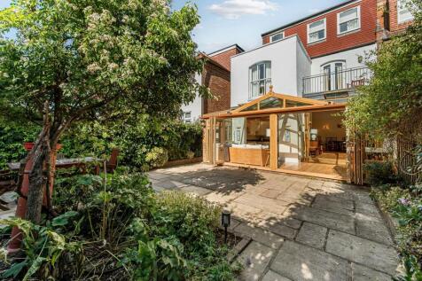 15 St Albans Avenue-11.jpg