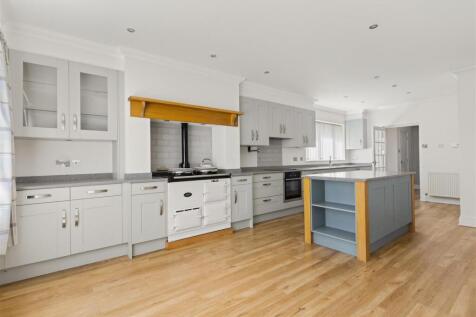 Kitchen 1.jpg