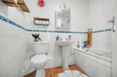Bathroom.jpeg
