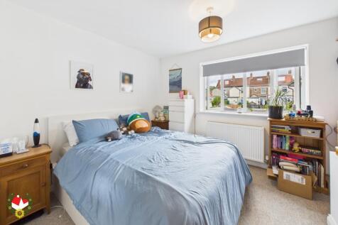 *** ZERO DEPOSIT OPTION AVAILABLE *** on this One Bedroom Maisonette