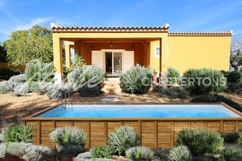 Loulé Single Storey 4 Bed Villa For Sale with pool