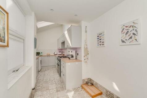 LOUNGE, KITCHEN AND DINER