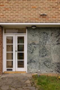 The Warren Drive, E11