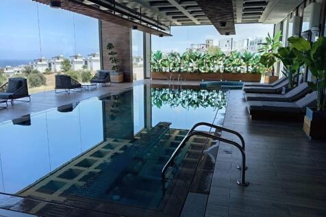 Indoor pool H Centre