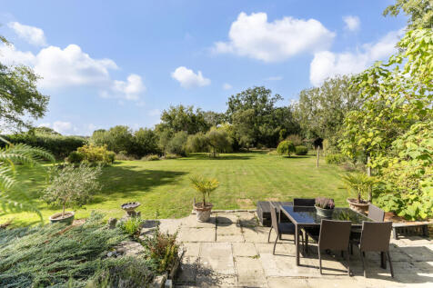 Rear garden &amp; terrace 1